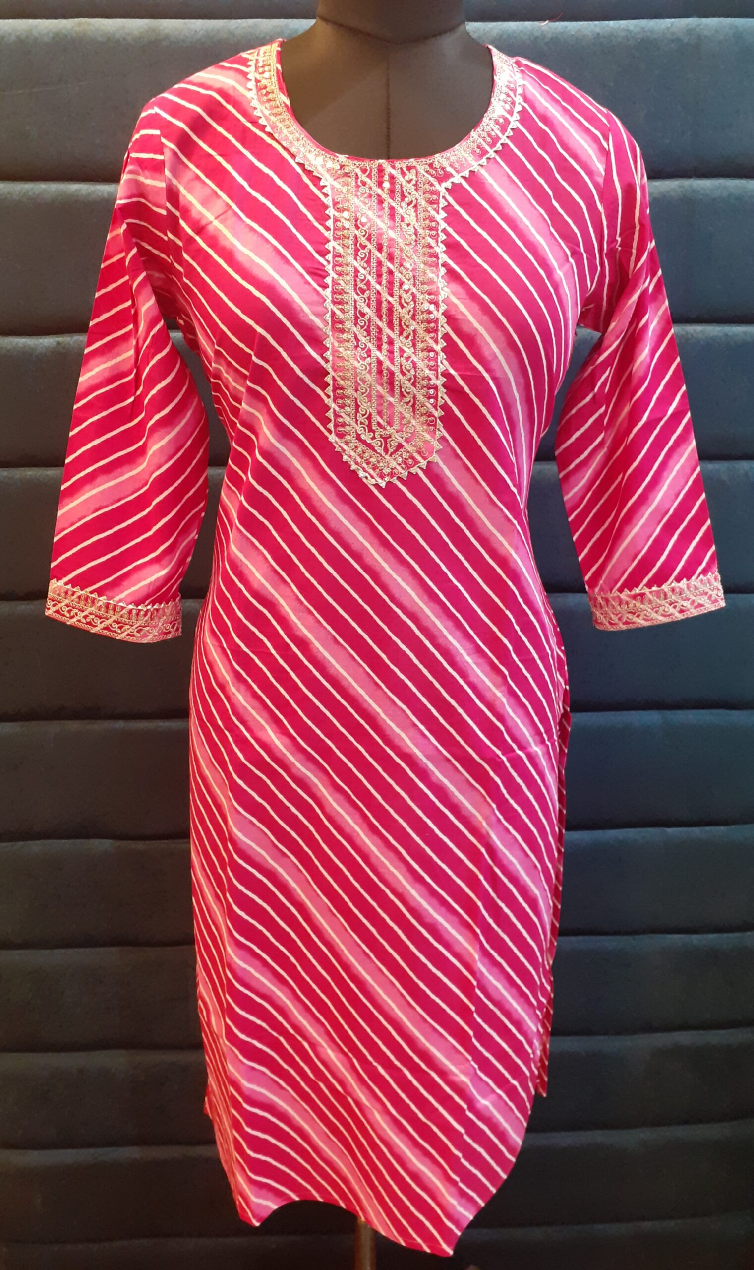 Leheriya Kurti with Embroidery