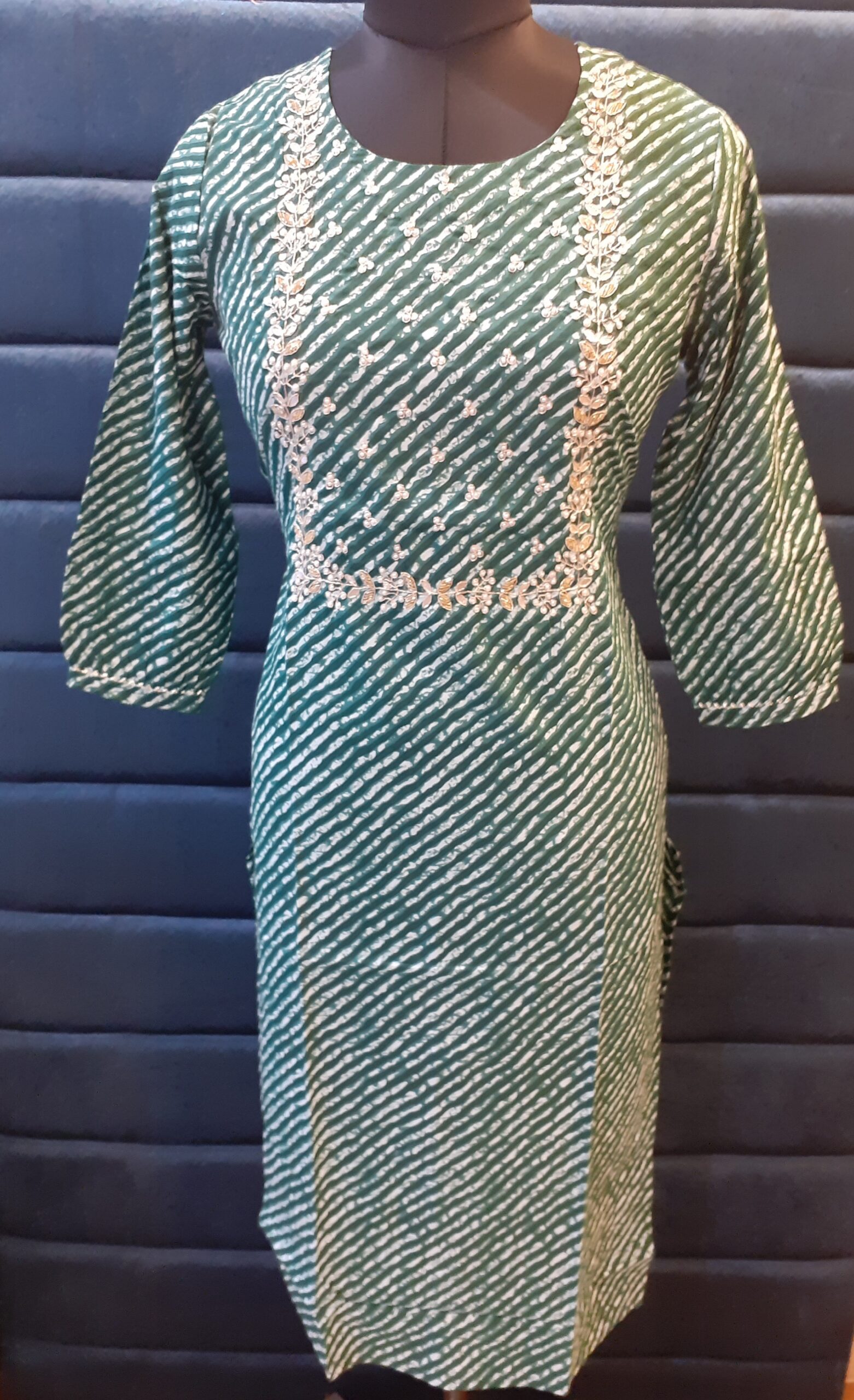 Leheriya Kurti with Handwork